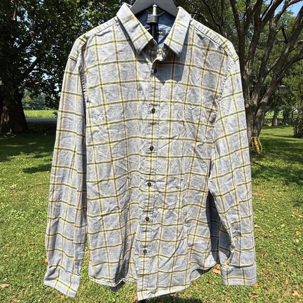 Banana Republic Mens XL Flannel Shirt Grey Yellow Blue Plaid Cotton Button Down